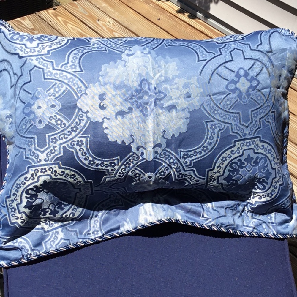 Blue Jacquard Damask Medallion Standard Shams with Twisted Rope‎ Cord Trim